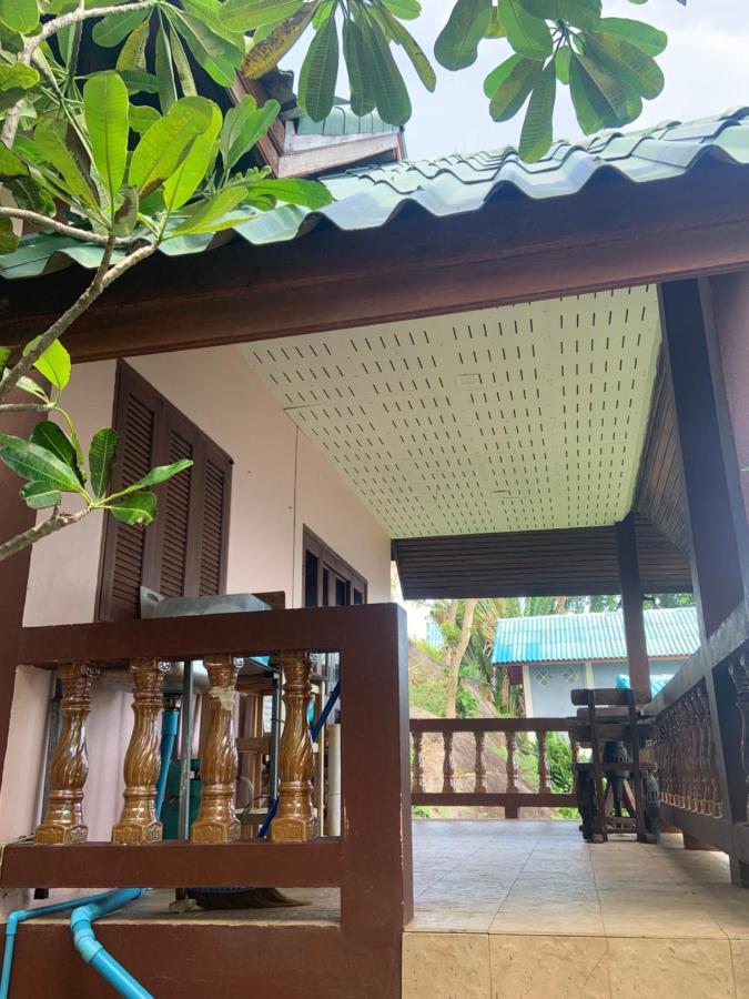 Lucky Resort Haad Yao Exterior photo
